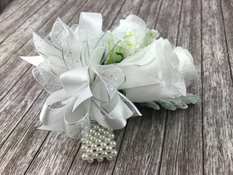 New Artificial White Rose Corsage, White Rose Mother's Corsage, Prom Corsage, Prom Boutonniere, White Corsage, White Boutonniere Wrist Corsage