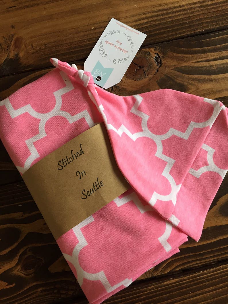 baby blanket Sale Baby swaddle set Baby knot top hat Quatrefoil blanket- Pink /& White Baby shower gift Quatrefoil swaddle set