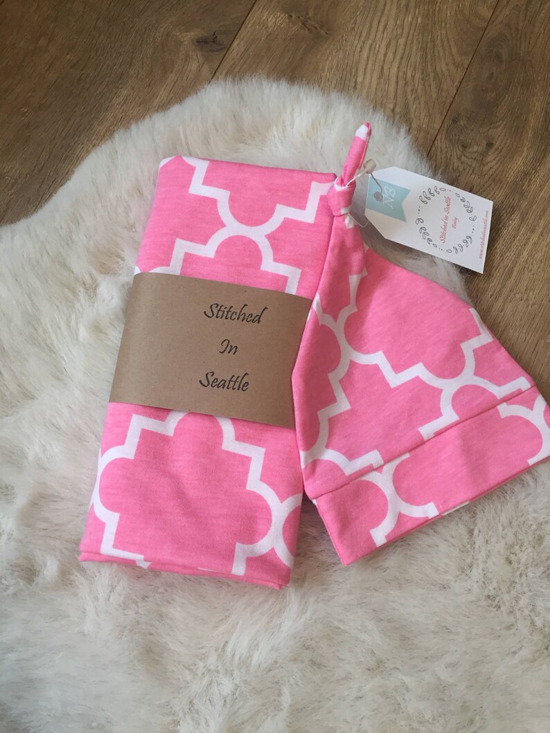 baby blanket Sale Baby swaddle set Baby knot top hat Quatrefoil blanket- Pink /& White Baby shower gift Quatrefoil swaddle set