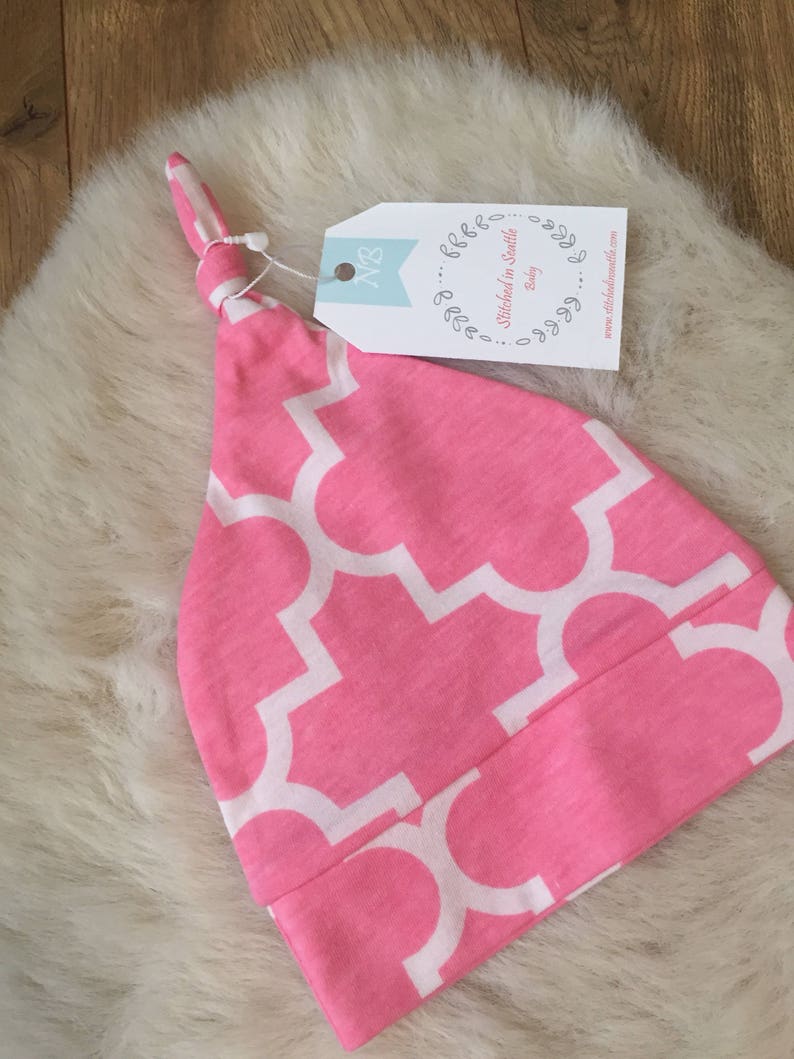 baby blanket Sale Baby swaddle set Baby knot top hat Quatrefoil blanket- Pink /& White Baby shower gift Quatrefoil swaddle set