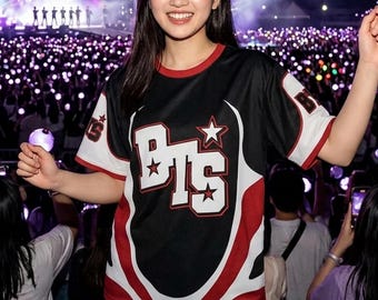 Arirang World Tour 2026 Jersey - Benutzerdefiniertes, von K-Pop inspiriertes Fußballtrikot, perfekt für Konzertoutfits und Fan Merchandise Geschenke