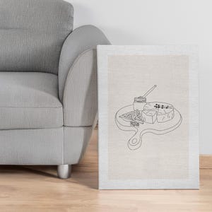 Minimalistische Käsebrett-Leinwand mit Honigglas und Feigenzeichnung, neutrales Küchen- oder Esszimmerdekor, gerahmte Lebensmittelskizze