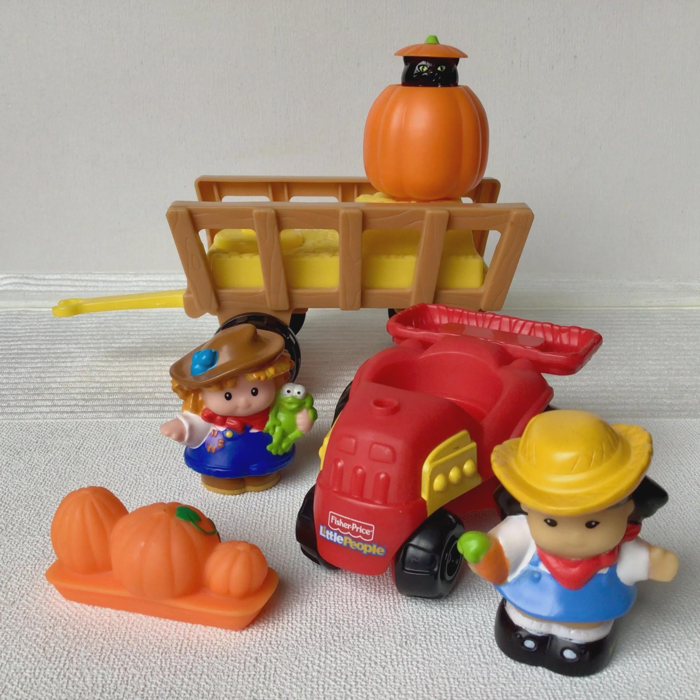 Fisher Price Little People Harvest Hayride Fall Play Set Halloween