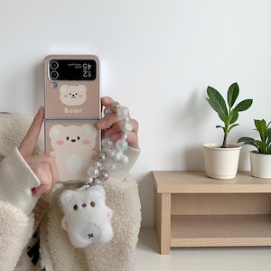 Cute Bear Bracelet Phone Case for Samsung Galaxy Z Flip 6 5 4 3 – Electroplated Lambskin Shockproof Cover