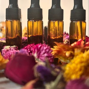 Siren’s Call Anointing Oil - SAMPLE SIZE | Confidence, Attraction & Empowerment Spell Oil