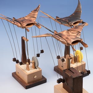 Automates raies manta volantes en bois | Sculpture cinétique | Automate | Sculpture sur bois | Sculpture en mouvement | Art cinétique | Cadeau de Noël