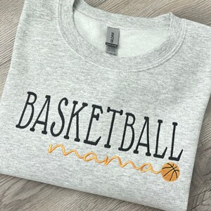 Embroidered Basketball Mama Crewneck Custom Applique Basketball Mom Sweatshirt Gift Mother&#39;s Day Sports Mom Shirt Hoodie