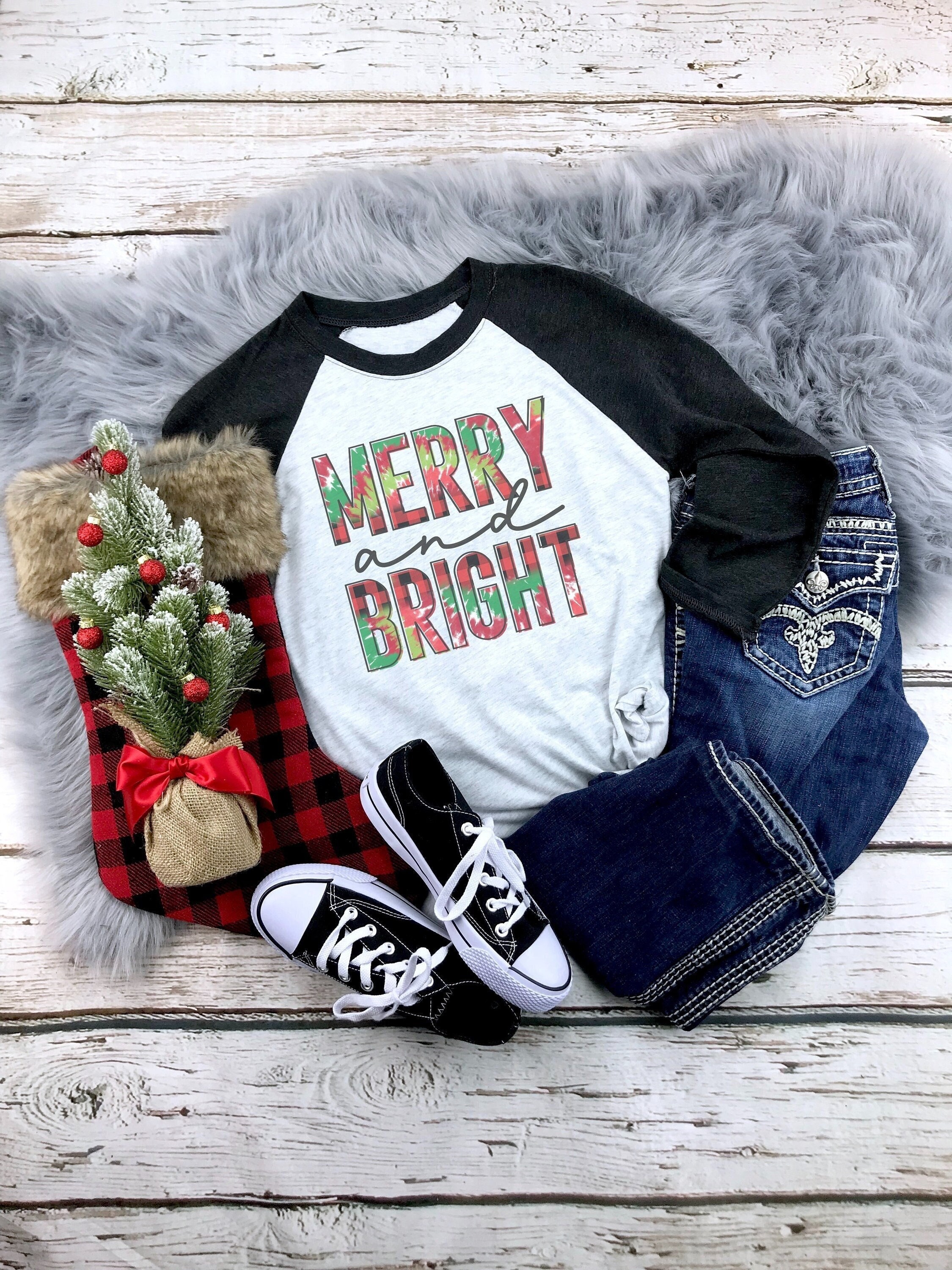 Merry and Bright Mom Leopard Trendy Cute Raglan Christmas Shirt
