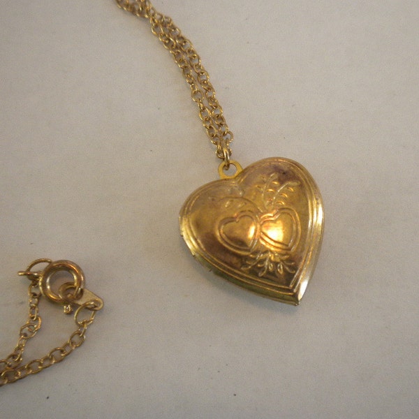 Vintage Gold Tone Heart Shaped Locket Pendant with Chain FREE shipping