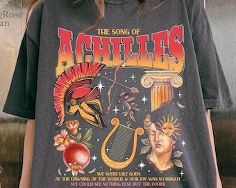 Camiseta con colores cómodos de La Canción de Aquiles, camiseta de mitología griega para amantes de los libros, camiseta de Aquiles y Patroclo, regalo de literatura queer, camiseta LGBT para amantes de los libros.