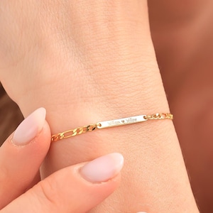 Aangepaste staafnaamarmband voor vrouwen Gepersonaliseerde staafarmband voor haar Sierlijke naamarmband kleine gouden naamarmband ministaafarmband voor moeder