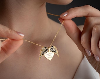 Collana commemorativa placcata in oro 14K, delicata collana con ali d'angelo in oro con nome, collana con ali d'angelo custode personalizzata per la mamma