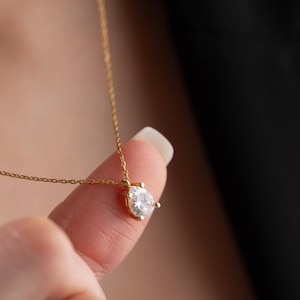 Diamant Birthstone Halskette für Mädchen Kundenspezifische Birthstone Halskette für Sie Zierliche Goldtropfen-Frauen-Halsketten-Geburts-Monat Geschenk für Mamma