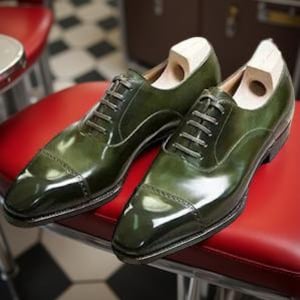 Sapatos sociais masculinos de couro verde feitos à mão