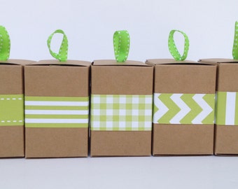 Narrow Green Paper Ribbon in Pattern of Your Choice