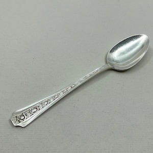 Vintage Frank Whiting &quot;Talisman Rose&quot; pattern tea spoon, sterling silver, 1948, lovely design, VG condition