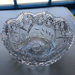Antique American Brilliant Period cut glass 9&quot; centerpiece bowl, Pairpoint?, heavy (4.75 lbs), daisies, leaves, ABP, very good, 1 tiny flaw