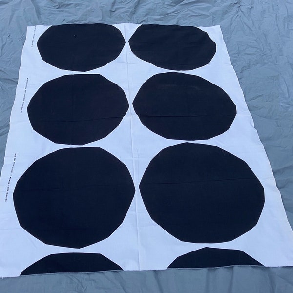 Vintage 1960s Marimekko "Isot Kivet" fabric #2, designed 1959 by Maija Isola, Finland, black & white, 57" x 72" (2 yards), VG cond.