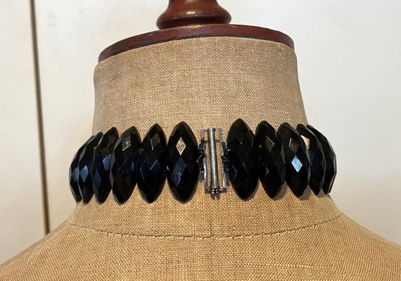 Antique Victorian Whitby jet mourning necklace, c… - image 4