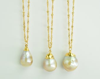 SEA PEARL NECKLACE // Gold Freshwater Pearl pendant Necklace