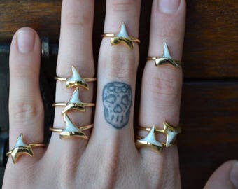 DAINTY SHARK TOOTH Ring /// Gold Ring, Silver Ring, Stackable Rings, Wrap Ring, Beach, Ocean, Birthday Gift