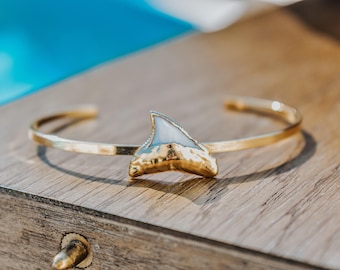 SHARK TOOTH CUFF /// Gold Bangle Bracelet