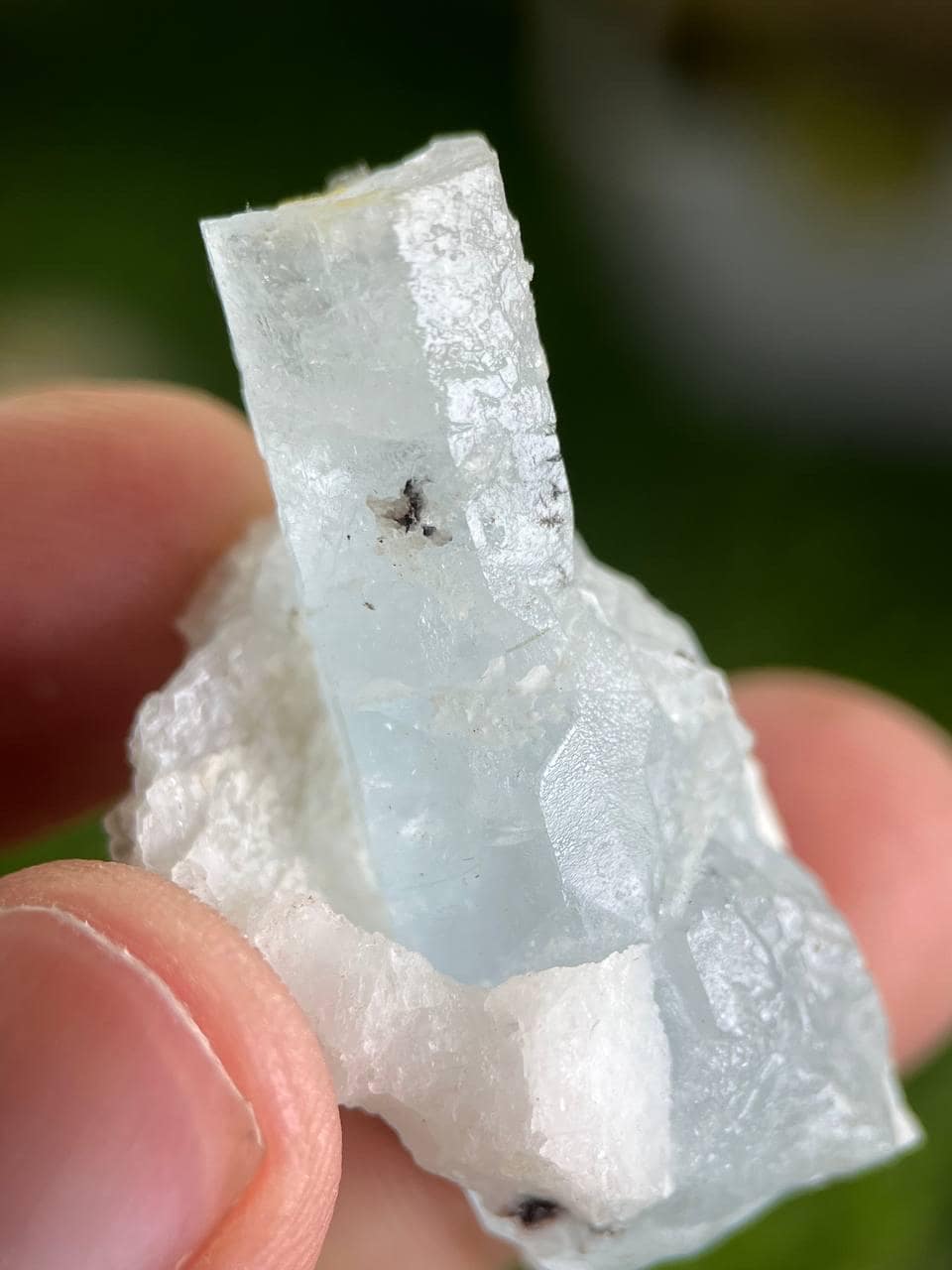 パキスタン、ギルギット・バルティスタン州スカルドゥ産の美しく