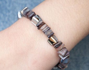 Chunky shell bead bracelet with coffee bean dangle