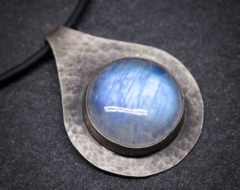 Moonstone Mood | Sterling silver pendant with rainbow moonstone, rolled bail, hammered texture, antique patina