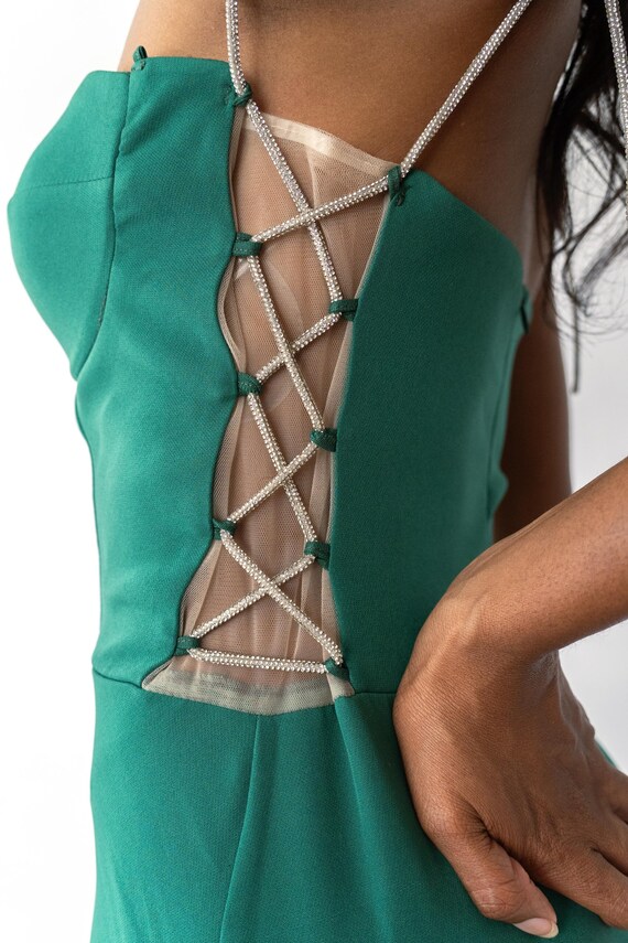 Emerald Green Gown: Elegant Evening Dress with Chain Straps