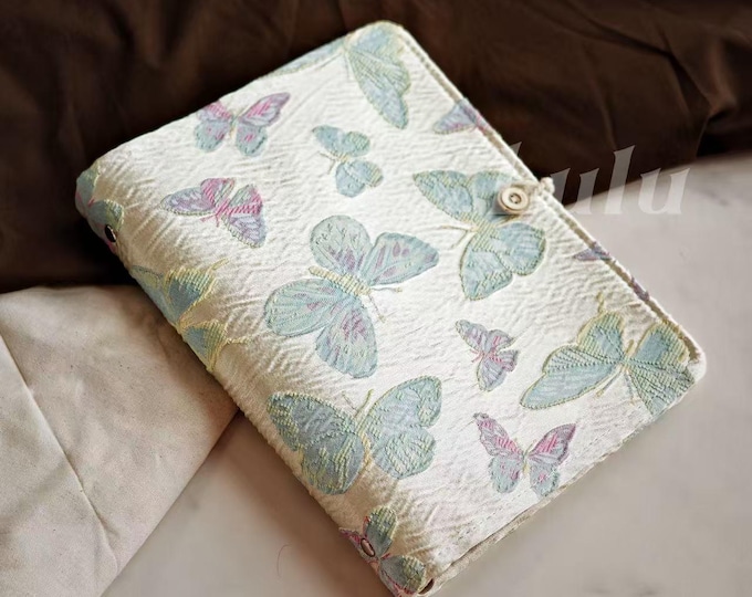 Butterfly Kpop Photocard Binder – 20 A6 Pages & 160 Photo Holder, Refillable Collectible Card Storage, Polaroid and Instax Mini Album