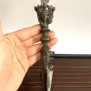 Vintage bronze carved Tibet Exorcism Dharma Instruments -- Demon-Subduing Pestle, Home decortion, Feng Shui statue