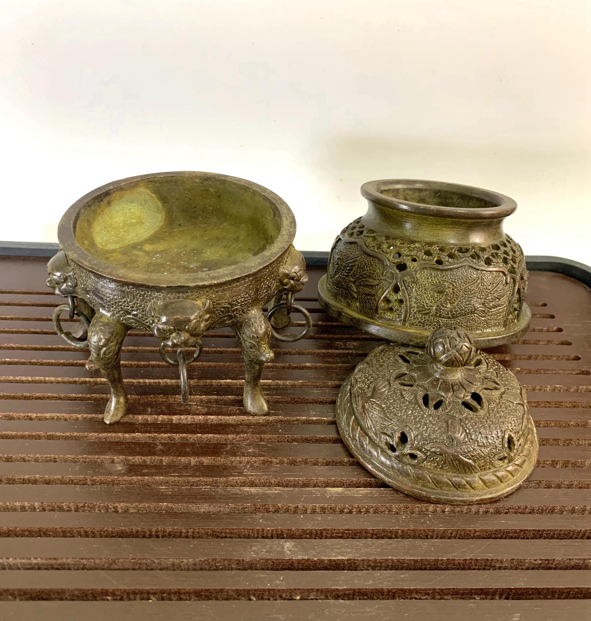 ブロンズ香炉 antique 清代大明宣德年制款鼎式冲天耳铜香炉Antique Chinese Qing Brass