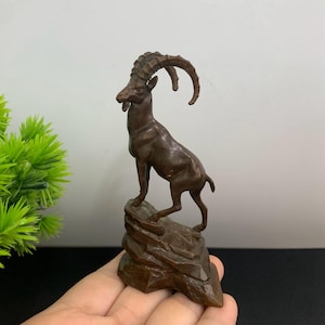 Bronze Carved Goat Tea Pet Statue, Home decortion, Feng Shui statue