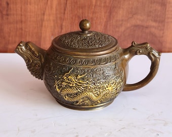 ヴィンテージブロンズ彫刻ティーポット/コーヒーポット。ホーム