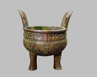 Vintage bronze carved Three-legged Round Tripod statue, Home decortion