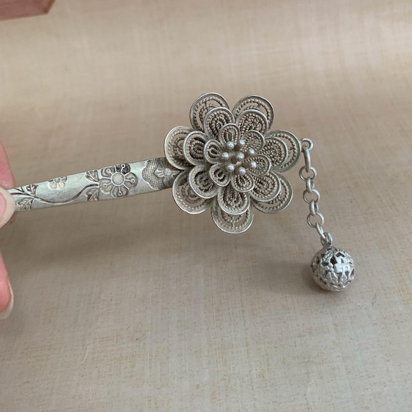 Ethnic Hair Stick | Tibet Silver Flowers  Finish Hairpin | Handcrafted Metal Hair Accessory for Women - Unique  Gift