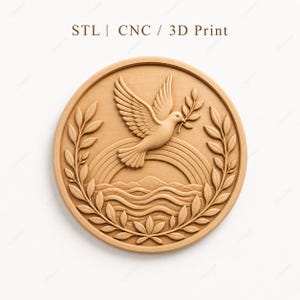 Può includere: Un intaglio in legno circolare raffigurante una colomba con un ramo d'ulivo, su un arcobaleno e onde d'acqua, incorniciato da una corona d'alloro. Il testo in alto recita "STL | CNC | 3D Print".