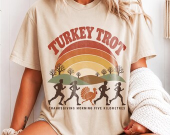 Turkey Trot Shirt, Vintage 70s Sunset Running Graphic Tee, Thanksgiving Morning Five Kilometres T-Shirt, Retro Runner Gift