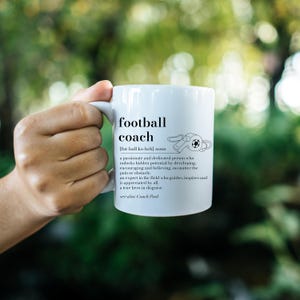Personalizowany kubek z definicją trenera piłkarskiego, kubek z trenerem piłkarskim, cytat, prezent dla trenera piłkarskiego, prezent z podziękowaniem, prezent na koniec sezonu dla trenera
