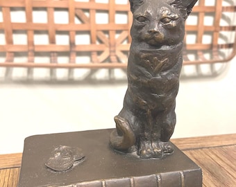 Hodge the Cat Heavy Levenger Cat Bookend – Minimalist Decorative Shelf & Desk Accent