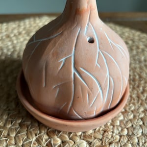 Handmade Terracotta Garlic Keeper: Rustic Kitchen Storage Pot with Lid