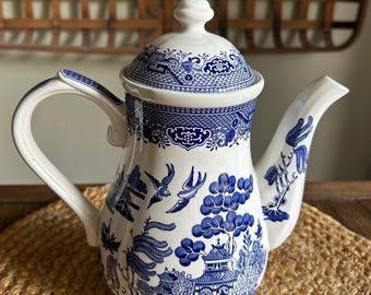 Collectible Vintage MCM Broadhurst England Blue Willow Coffee Pot | Deep Cobalt Transferware | 9” Vintage English Ironstone Collectible
