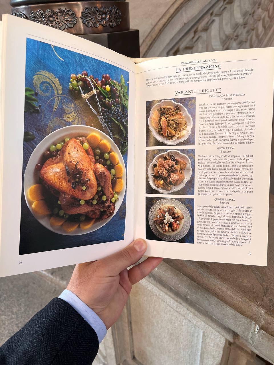 イタリア料理本 洋書 イタリア語 イタリア語 料理レシピ本【CUCCINA DELLA NONNA】イタリア料理