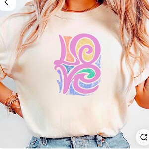 Love Themed T-shirt, Love Tee, Romantic Shirt, Valentine&#39;s Day Gift, Heart Print Top, Love Themed Tee, Love Themed Shirt, Tee Gift