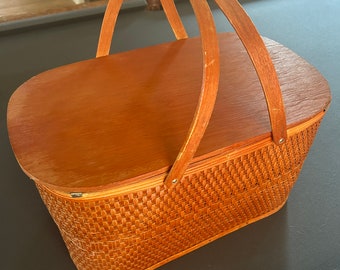 Vintage Hawkeye Wicker Picnic Basket