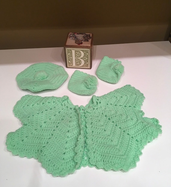 Vintage Crocheted Baby Outfit - image 4