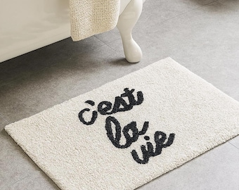 C&#39;est la Vie Bath Mat: French Quote, Modern Chic Bathroom Decor