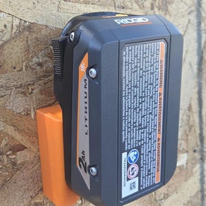 Wall mount holder for RIDGID 18V batteries