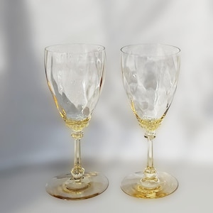 1930s Heisey Sahara Yellow Goblets – Old Dominion 3380 Diamond Optic, Set of 4 immagine 1
